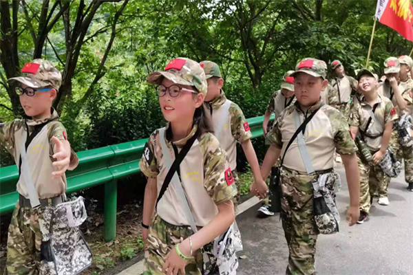 成都夏令营培训哪家好一点？军事好营推荐