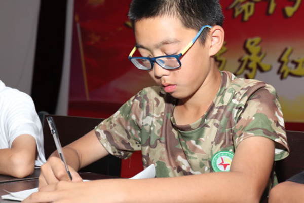 西安小学生暑假军事夏令营