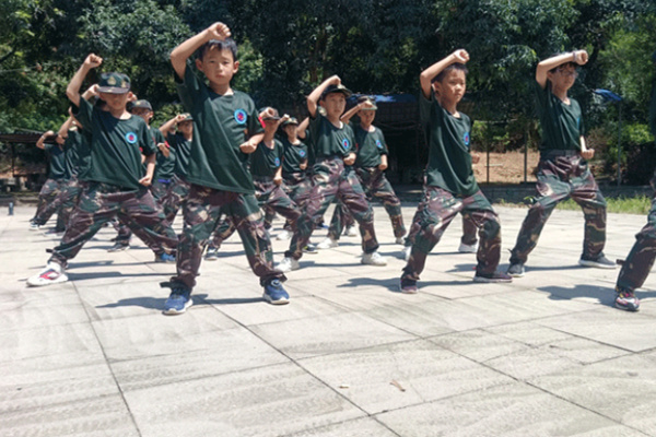 青岛军事夏令营哪家专业？这5家都是很靠谱的