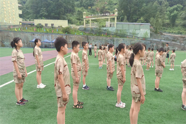 福州夏令营军训哪个机构比较好？认准这2家