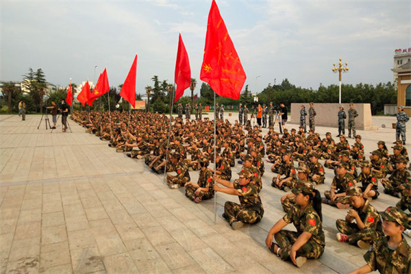 青岛军旅夏令营哪个好？了解这3家机构