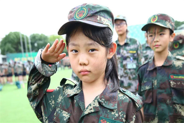 广州小学生军事夏令营多少钱?品牌营地收费介绍!