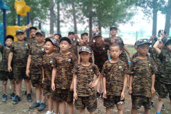 从夏令营回来，孩子变得更懂事了，答案就在这里....