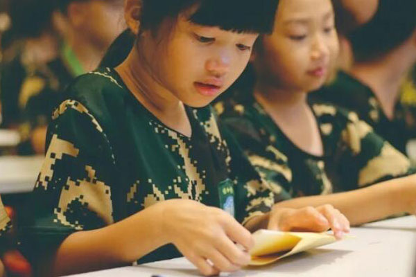 深圳暑假儿童军事夏令营