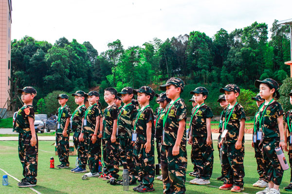 北京军事训练夏令营收费标准是多少？7-35天收费一览