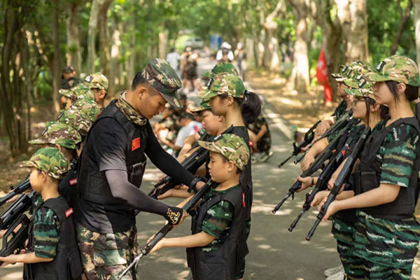 2024合肥7天军事夏令营：军魂训练+匕首操学习+战术泥潭夏令营