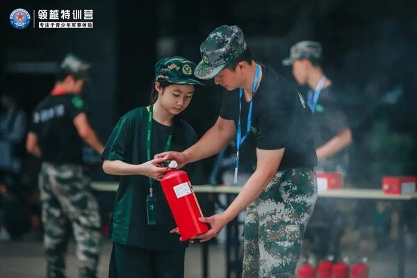 【深圳35天兵王磨炼军事夏令营】军歌礼操+拳术训练+刺激战场