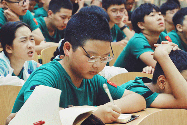 杭州聚冠青少年军事夏令营课程特色和收获