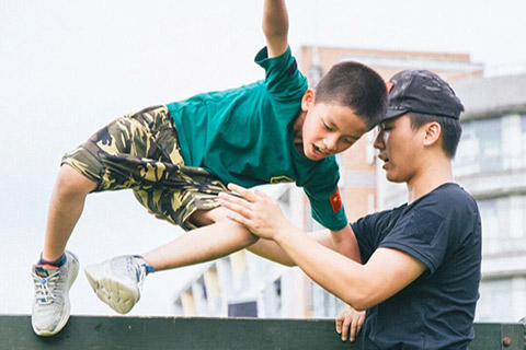 杭州“超强少年”卓越成长军事夏令营（28天）：超燃特训+小众运动+城市生存挑战体验