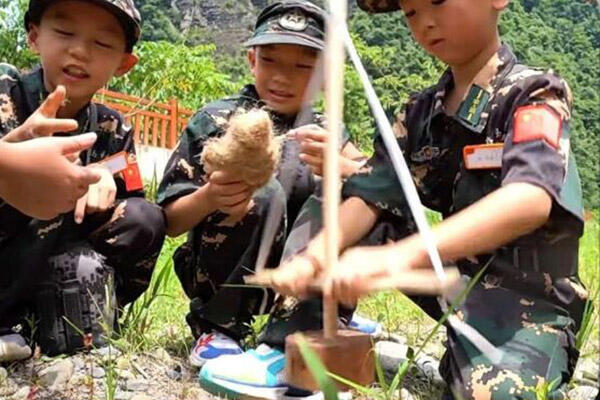 【河北石家庄“雪狼先锋特种兵”军事夏令营】“火线英雄”+野外急救术+真人CS实战（7天）