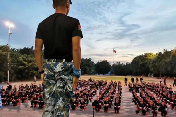 【山东菏泽“雪猎豹突击特种兵”军事夏令营】舒尔特专注力训练+移动射击+反恐格斗术（14天）