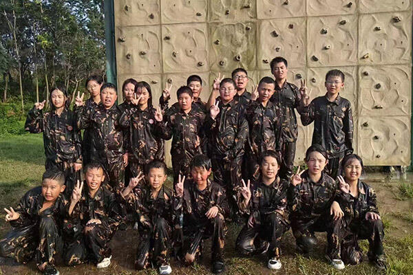 【陕西榆林“卓越领袖”军事夏令营】军事定向闯关行动+营房内务大比拼+重走长征路（35天）