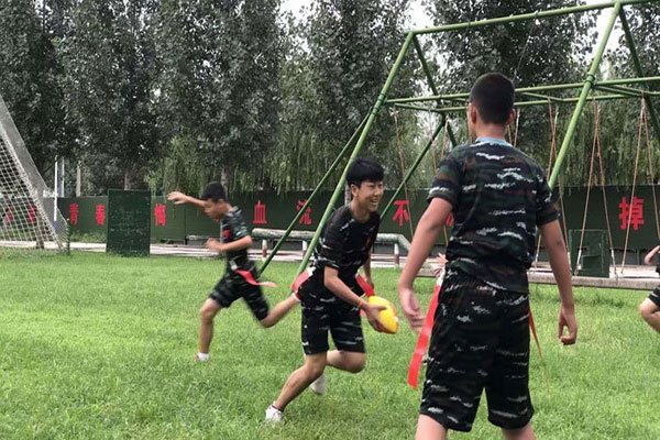 济南烈火雷霆军事夏令营