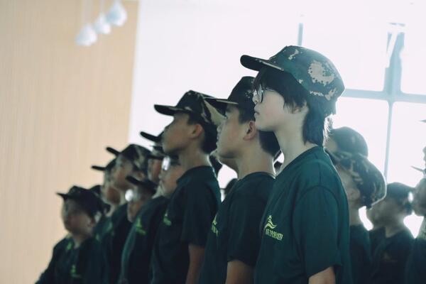 【广州35天军事夏令营】领袖执行力训练+国家手语操+练军拳