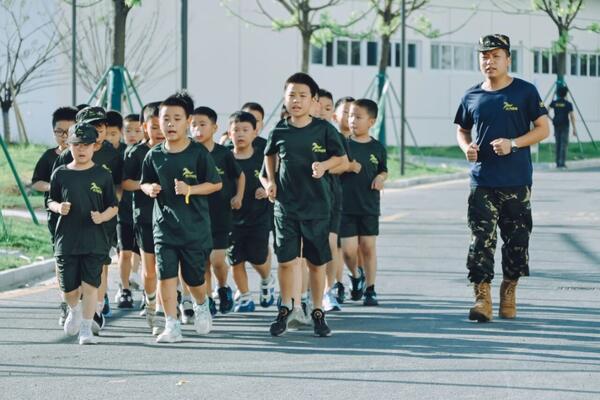 【东莞7天军事夏令营】军营手语操+战术训练+内务考核