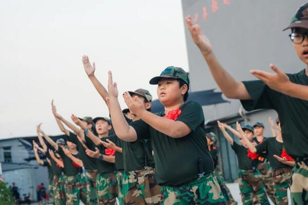 【上海14天军事夏令营】沙场点兵+国家手语操+夜行军