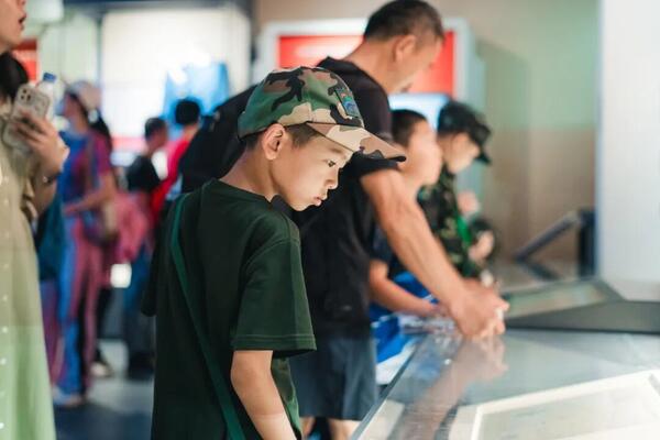 【济南7天军事夏令营】励志教育+目标管理训练+军营晚会