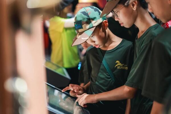 【济南14天军事夏令营】军事训练+地雷阵+军歌礼仪操