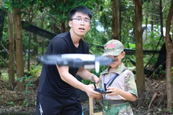 【防城港7天军事夏令营】停止间转法+军姿训练+击鼓传花