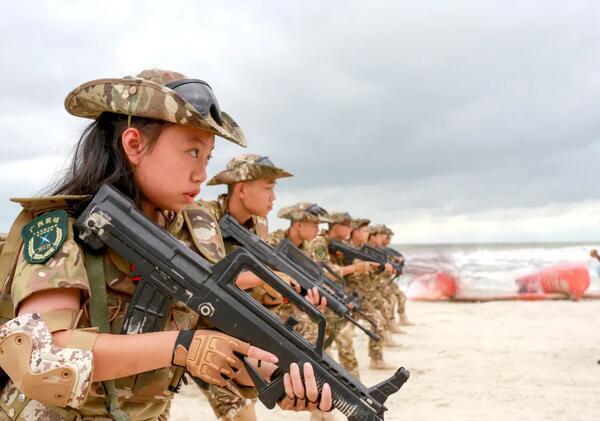 【百色21天军事夏令营】奔袭机动+虚步砍肋+火箭筒射击特训