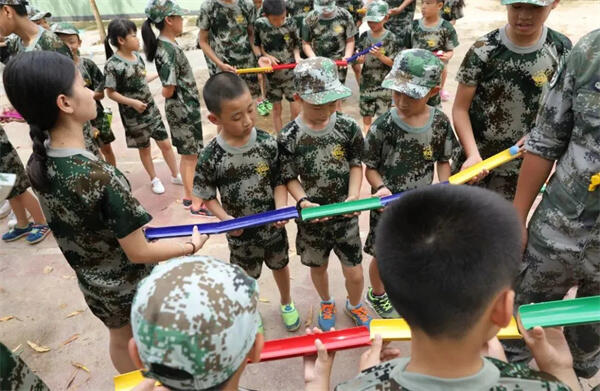 【南宁28天军事夏令营】锱铢必较+高台演讲+泥潭突击