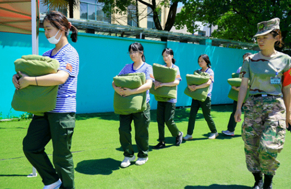 上海西点军事夏令营师资力量