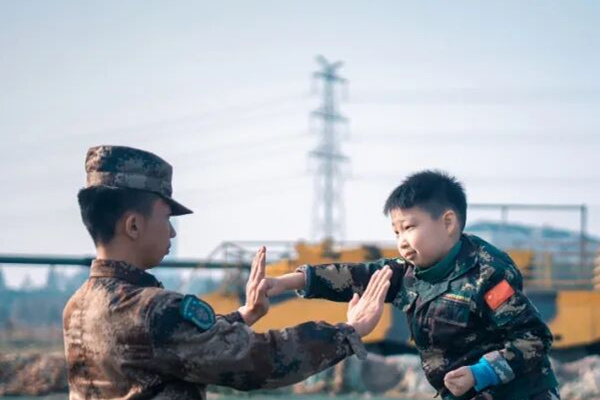 2026【上海5天军事】西点好习惯之王牌陆军冬令营(1:3):枪械奥秘 +人枪合一 +军事障碍