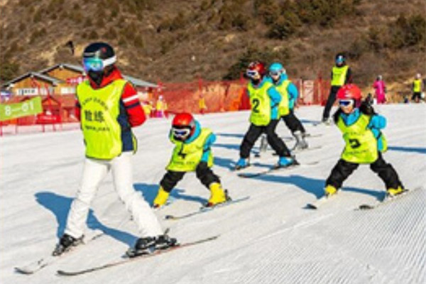 【北京5天】运动成长冰雪冬令营：冰糖葫芦+激情非洲鼓+滑雪体验