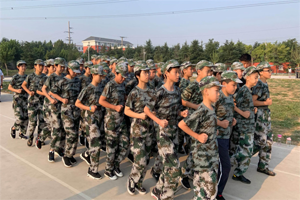 青岛儿童军事夏令营哪个好？看这一篇就够了