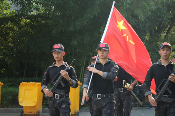 上海军事夏令营收费标准：对比5家不同机构价格
