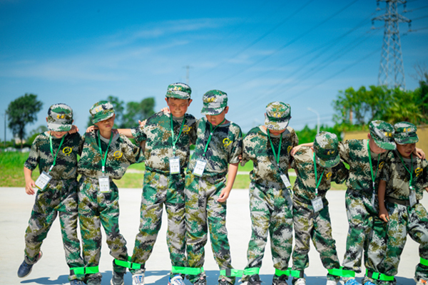 深圳黄埔军训夏令营多少钱?具体详情解析