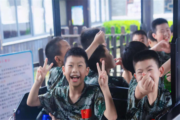 石家庄暑假儿童军事夏令营哪家好？三大机构介绍