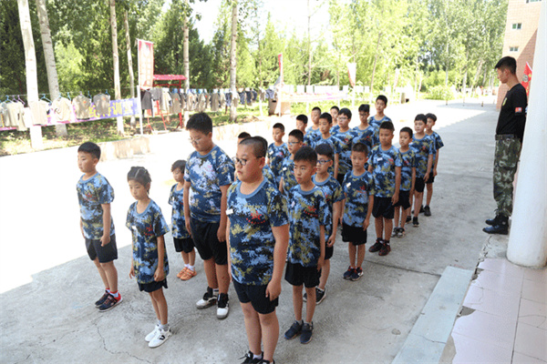 天津少儿军事夏令营哪家好？实力强劲机构