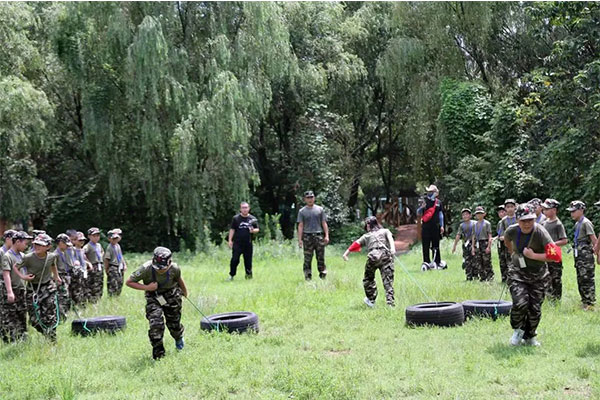 成都小孩夏令营军训收费价格表？不同机构参考价