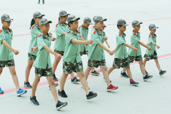 武汉儿童军训夏令营费用多少钱？对比3大机构价格