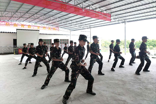 福州青少年军事夏令营收费标准？价格表一览