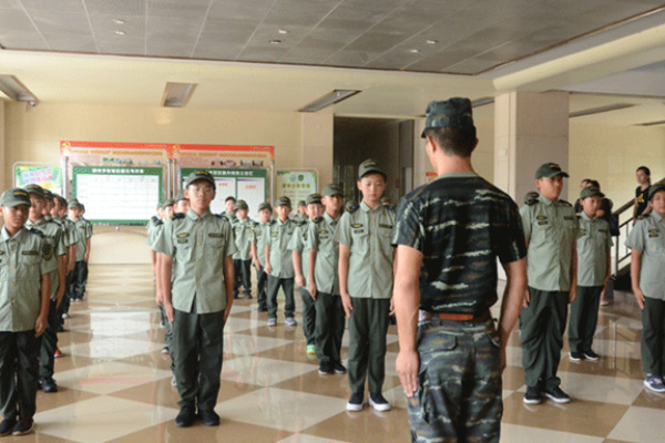 合肥军事训练夏令营收费标准，对比不同天数费用