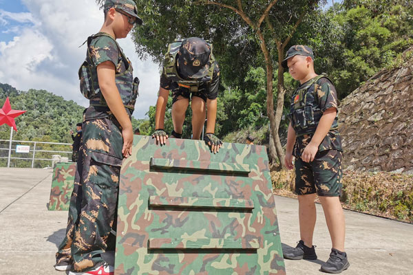 郑州口碑好的夏令营学校有哪些?介绍7家军事学校