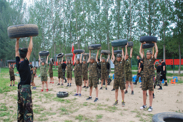 郑州军事夏令营哪个机构好？3所推荐营地